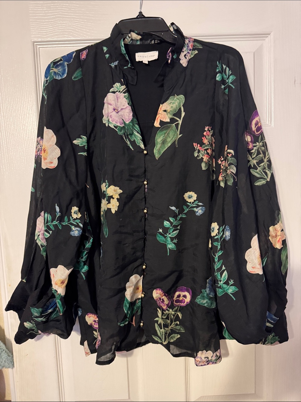 entro Black Floral Button-Front Blouse with Gold Buttons
